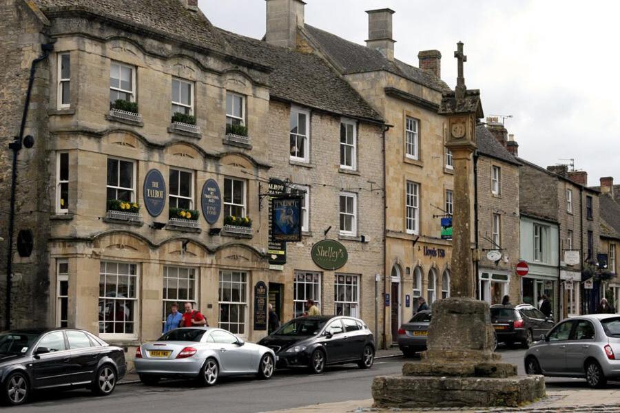 Davenford Cotswold Gardens Bed & Breakfast Stow-on-the-Wold Екстериор снимка