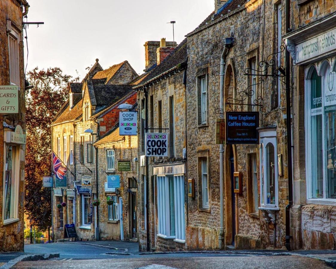 Davenford Cotswold Gardens Bed & Breakfast Stow-on-the-Wold Екстериор снимка