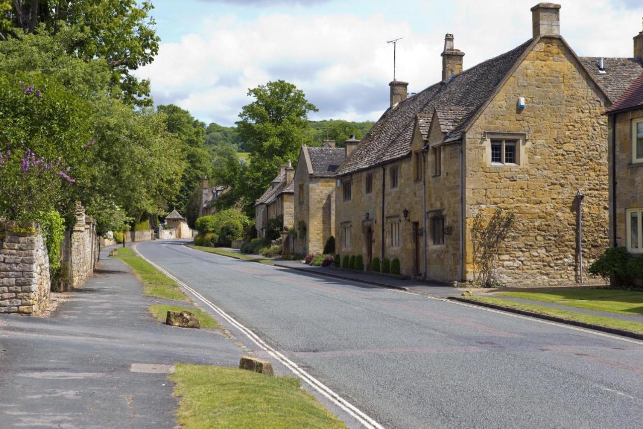 Davenford Cotswold Gardens Bed & Breakfast Stow-on-the-Wold Екстериор снимка