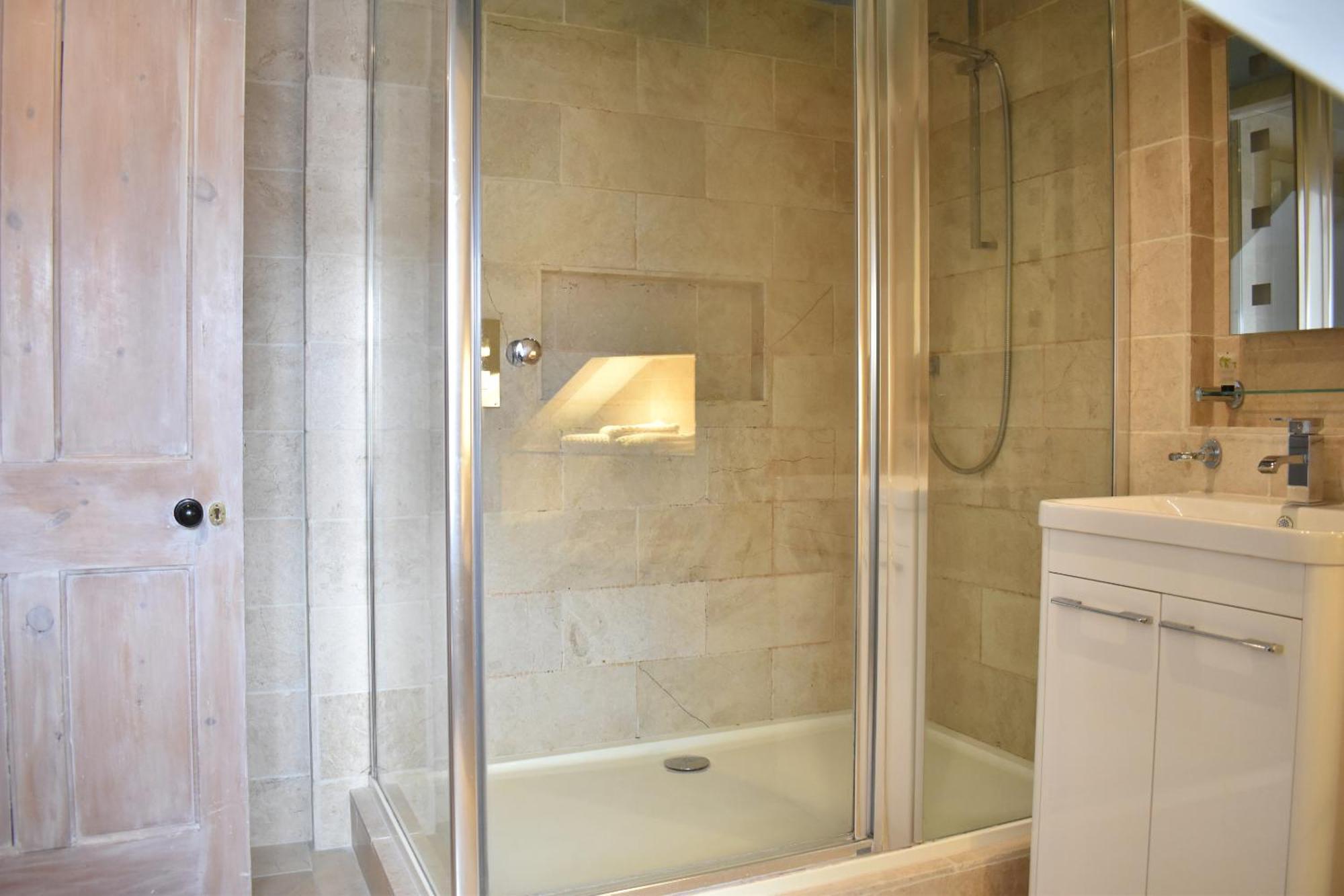 Davenford Cotswold Gardens Bed & Breakfast Stow-on-the-Wold Екстериор снимка