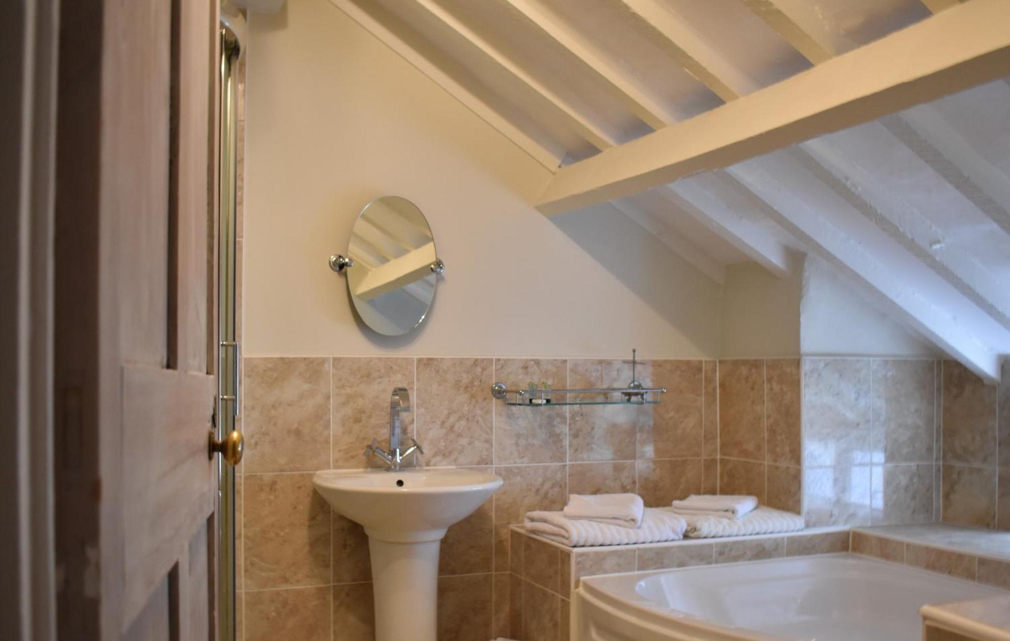 Davenford Cotswold Gardens Bed & Breakfast Stow-on-the-Wold Екстериор снимка
